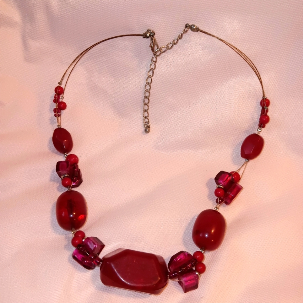Beautiful Red Beaded 20" Necklace EUC